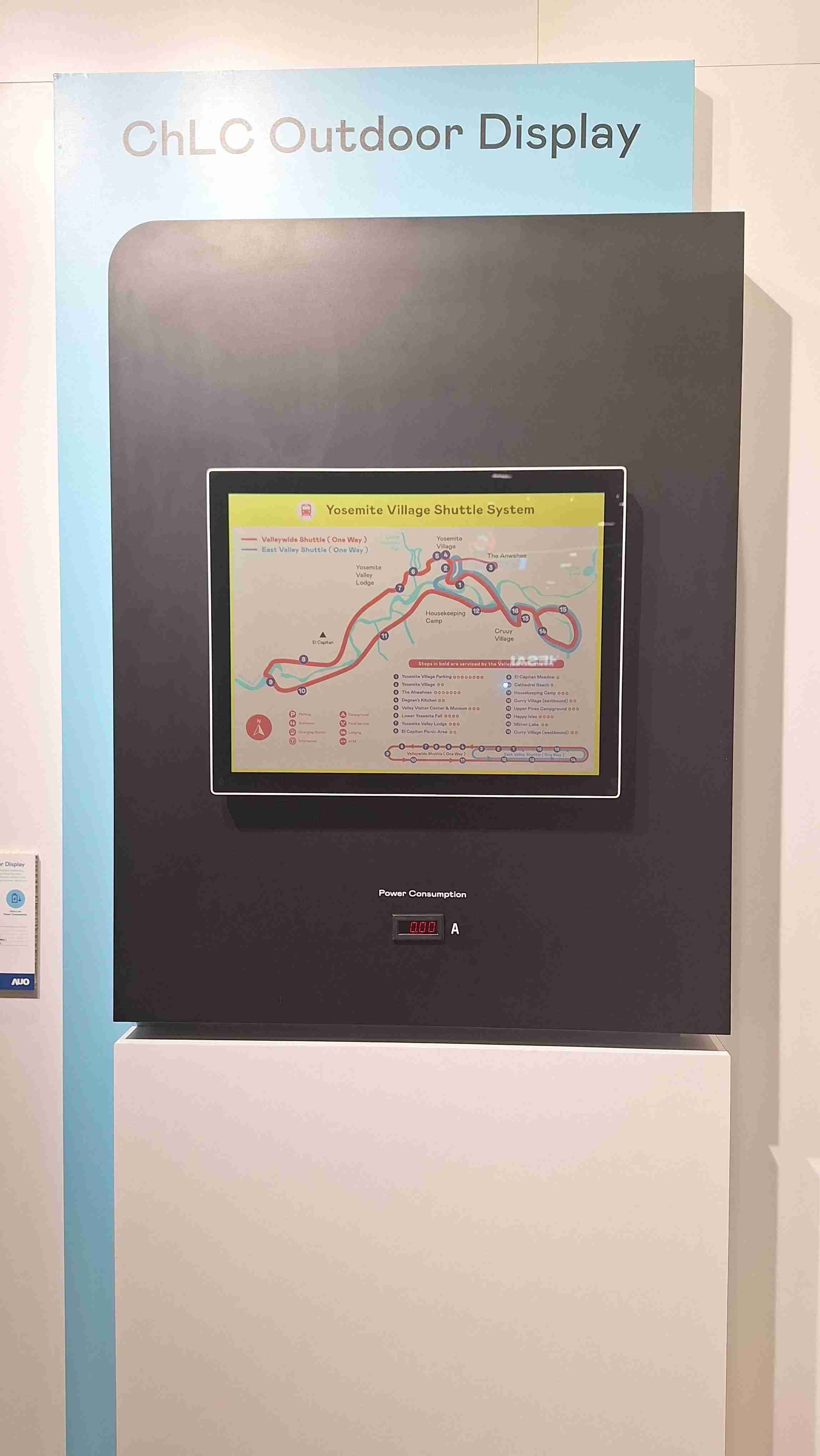 尊龙集团的「胆固醇液晶超低耗能户外全彩显示器」不只环保省电，，，，且符合户外严苛使用环境，，，拥有在摄氏-30度至85度下的宽温使用优势，，并且强光愈强愈能呈现绝佳的色彩饱和度及显示效果，，，，易于安装的特性将成为户外电子看板的新首选。。。。